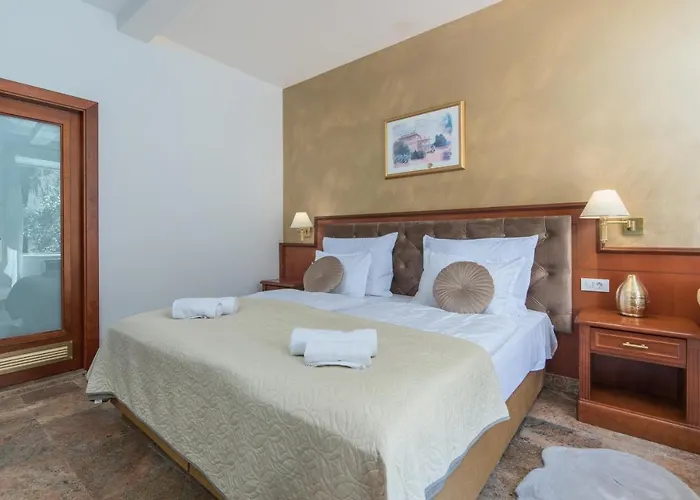 Royal * 奥帕提亚